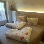 Schoene Aussicht 아파트 *
